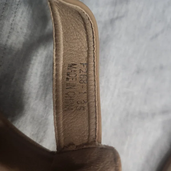 Sandals - Picture 4 of 4